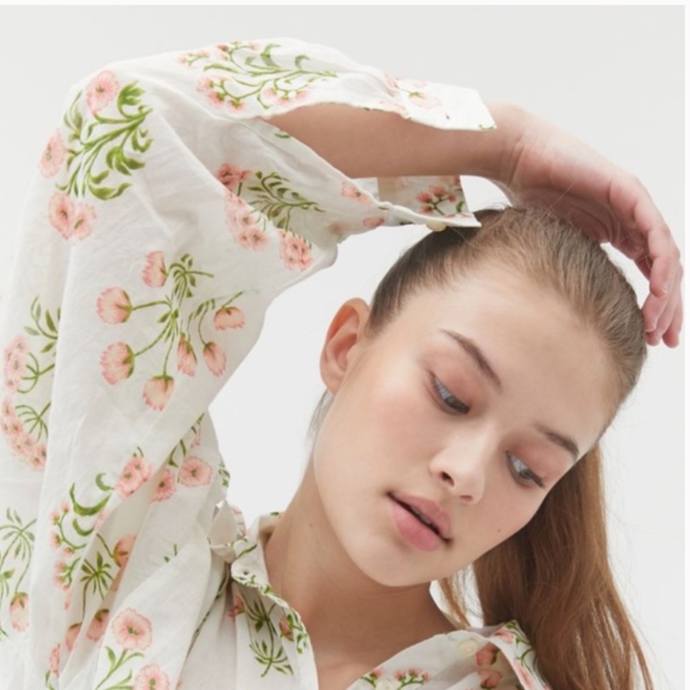 Arianna Floral Flower Oversized Collared Hipster Boho Vaca Beach Hip Blouse - Picture 3 of 10